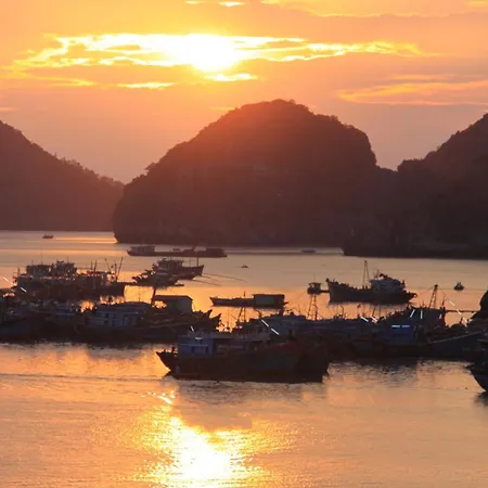 Windy Homestay Cat Ba Island Exterior photo